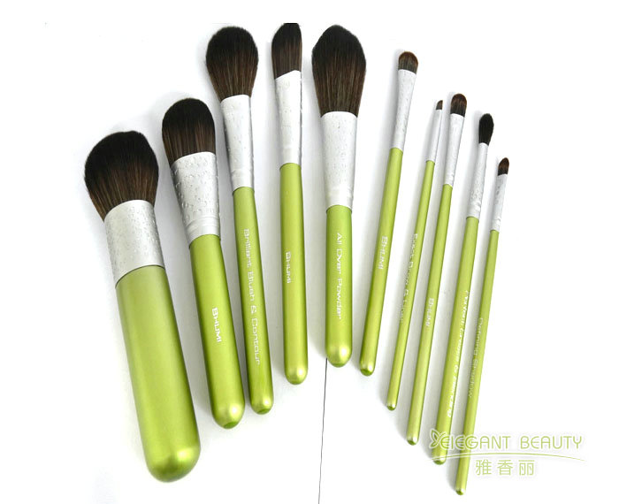 如何選擇適合自己膚質(zhì)的化妝刷套裝?掌握這五點(diǎn)