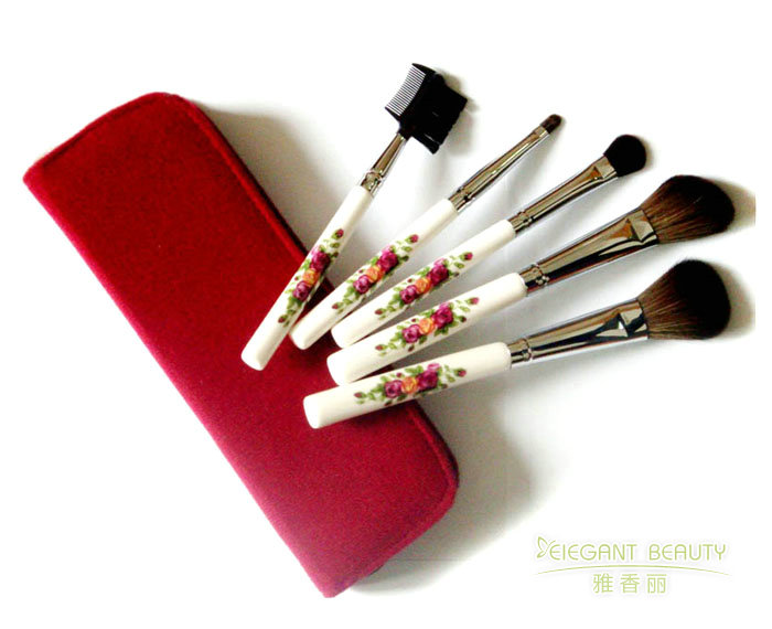 個性化化妝刷定制：從材質(zhì)到形狀，一切由你決定