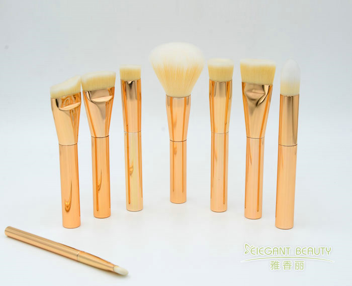 成套化妝刷的刷柄防滑紋路設計依據哪些人體工學原則？